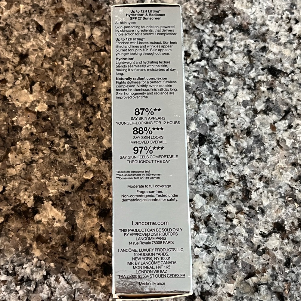 Lancôme Rénergie Lift Makeup Foundation in Buff (220) - Neutral Beige - Picture 3 of 8